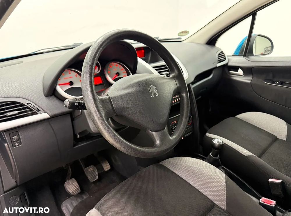Peugeot 207 75 Urban Move - 16