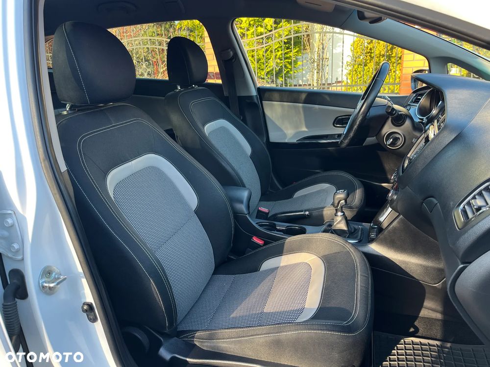 Kia Ceed 1.6 GDI L Business Line - 6