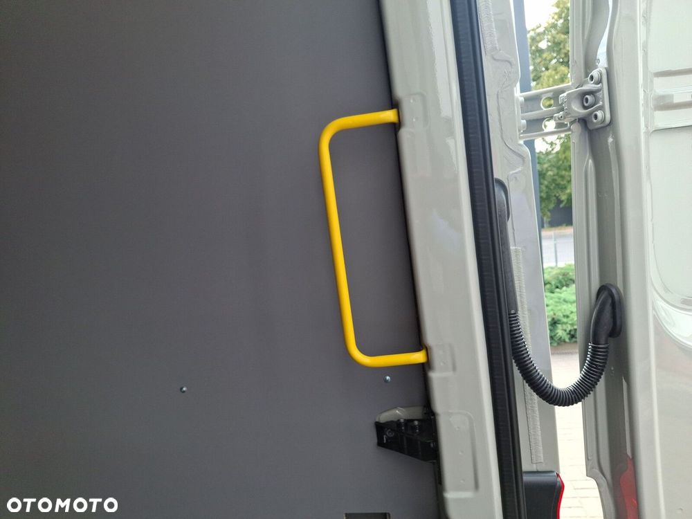 Volkswagen Crafter 2.0 TDI 177 KM Manual - 20
