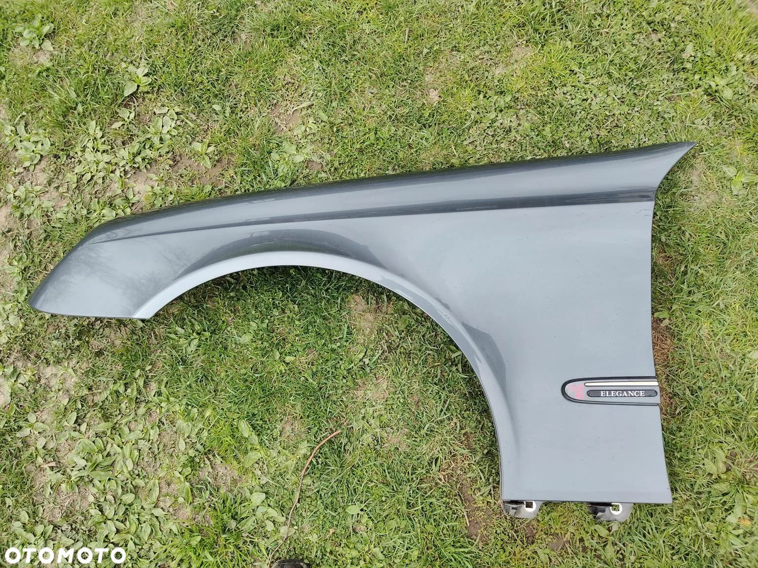 MERCEDES W211 BŁOTNIK Przedni Przód Lewy 368 Oryginał Lakier Do Założenia Bez Malowania - 1