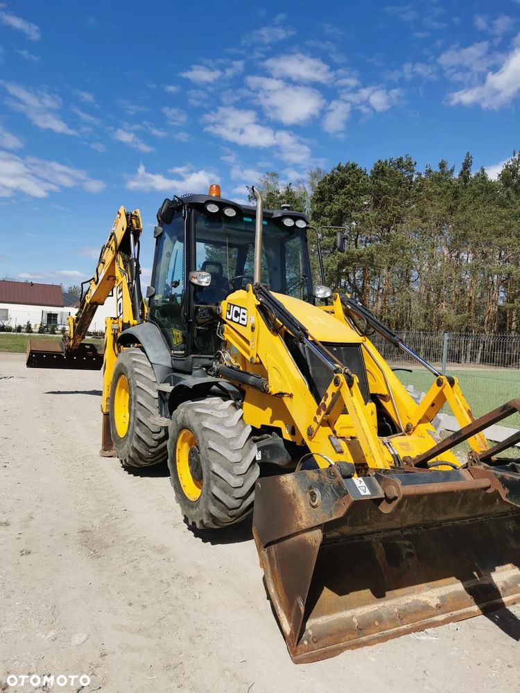 JCB 3CX Powershift - 25