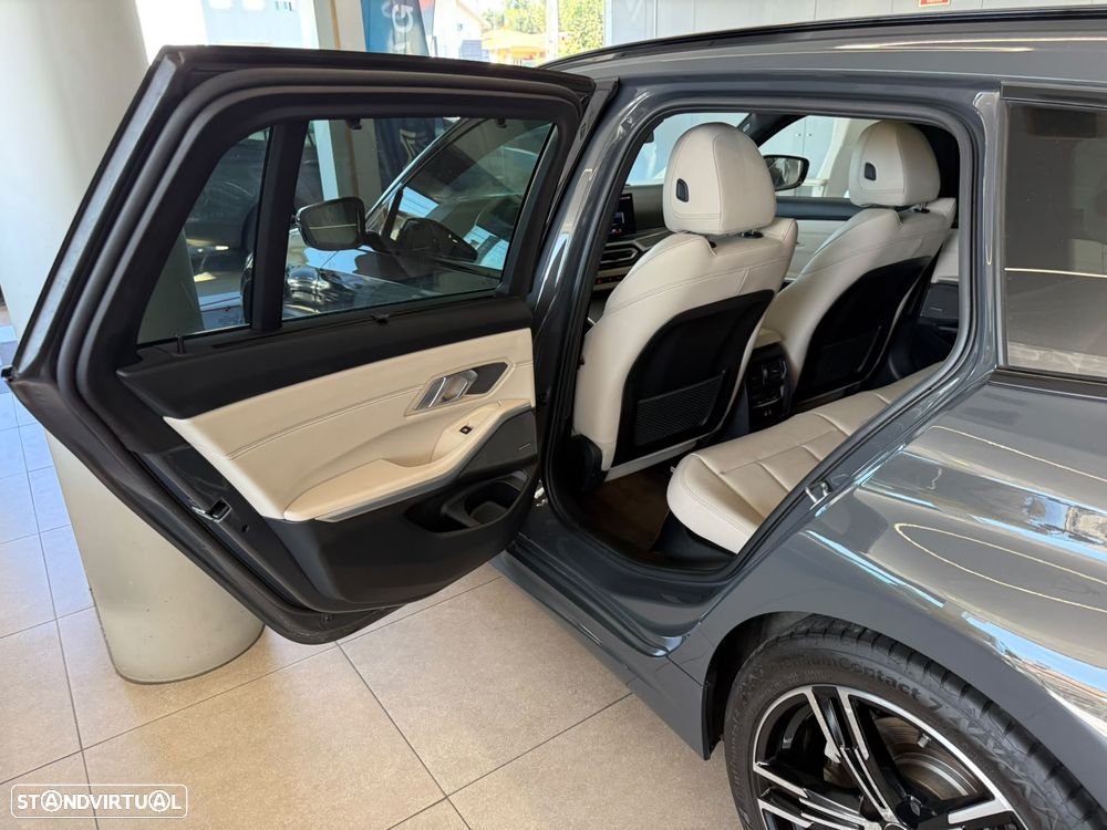 BMW 320 d Pack Desportivo M Auto - 30