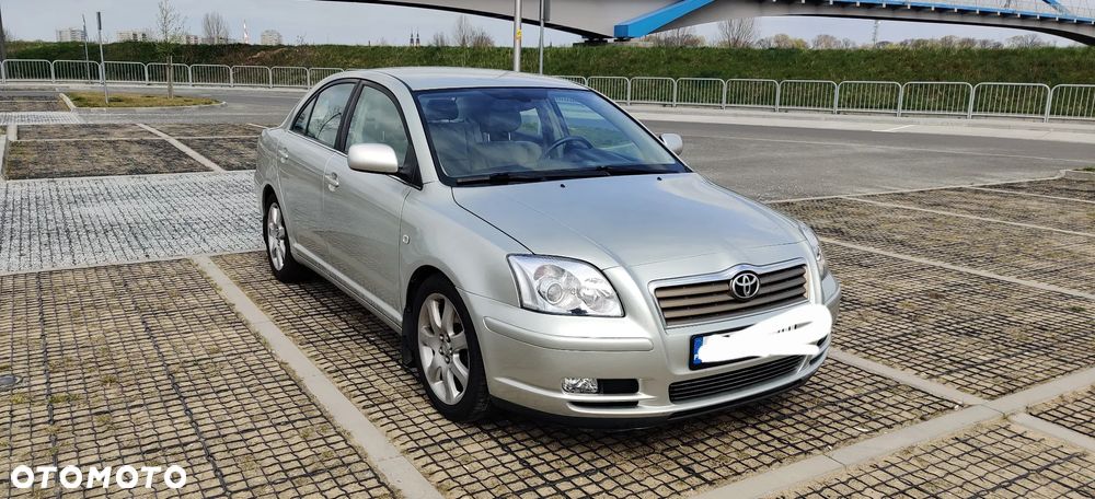 Toyota Avensis 2.0 VVT-i High - 2