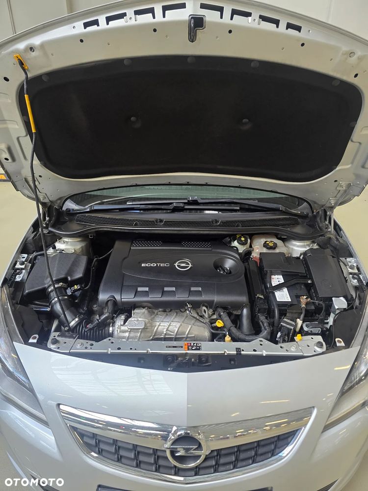 Opel Astra 2.0 CDTI DPF Cosmo - 14