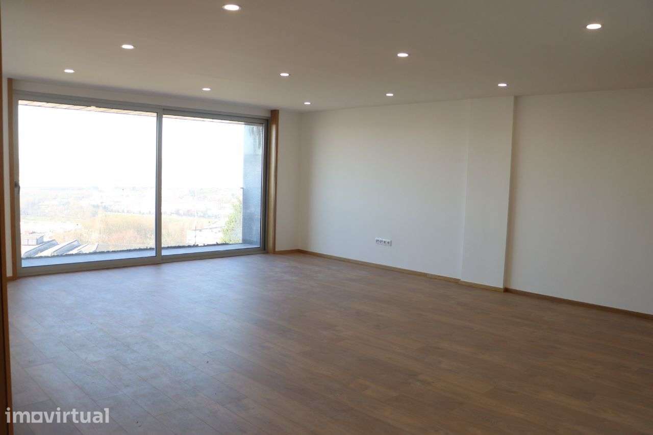 T2 NOVO em Guimarães - Grande imagem: 3/32