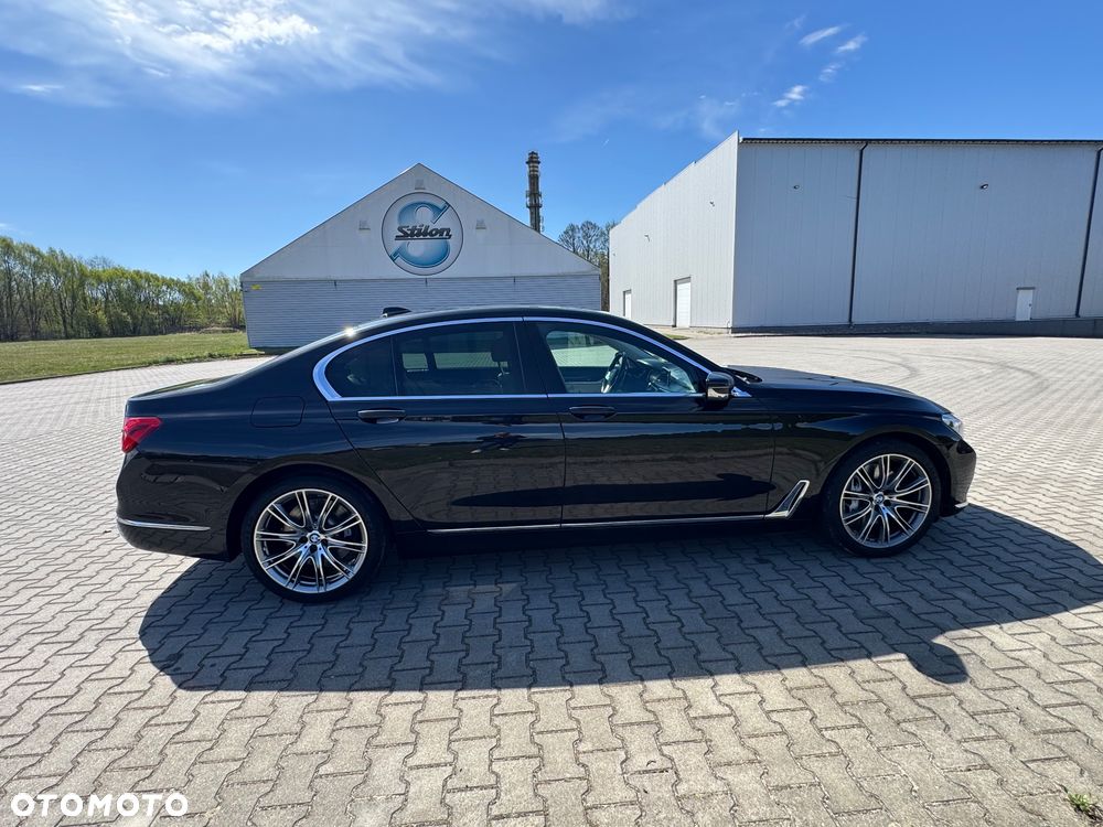 BMW Seria 7 750i xDrive - 7