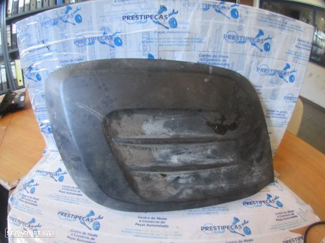 Grelha Friso 9810966077 CITROEN BERLINGO 2014 1.6 HDI 0P FRT DRT Apoio Danificado GRE PC FAROL DE NEVOEIRO - 1