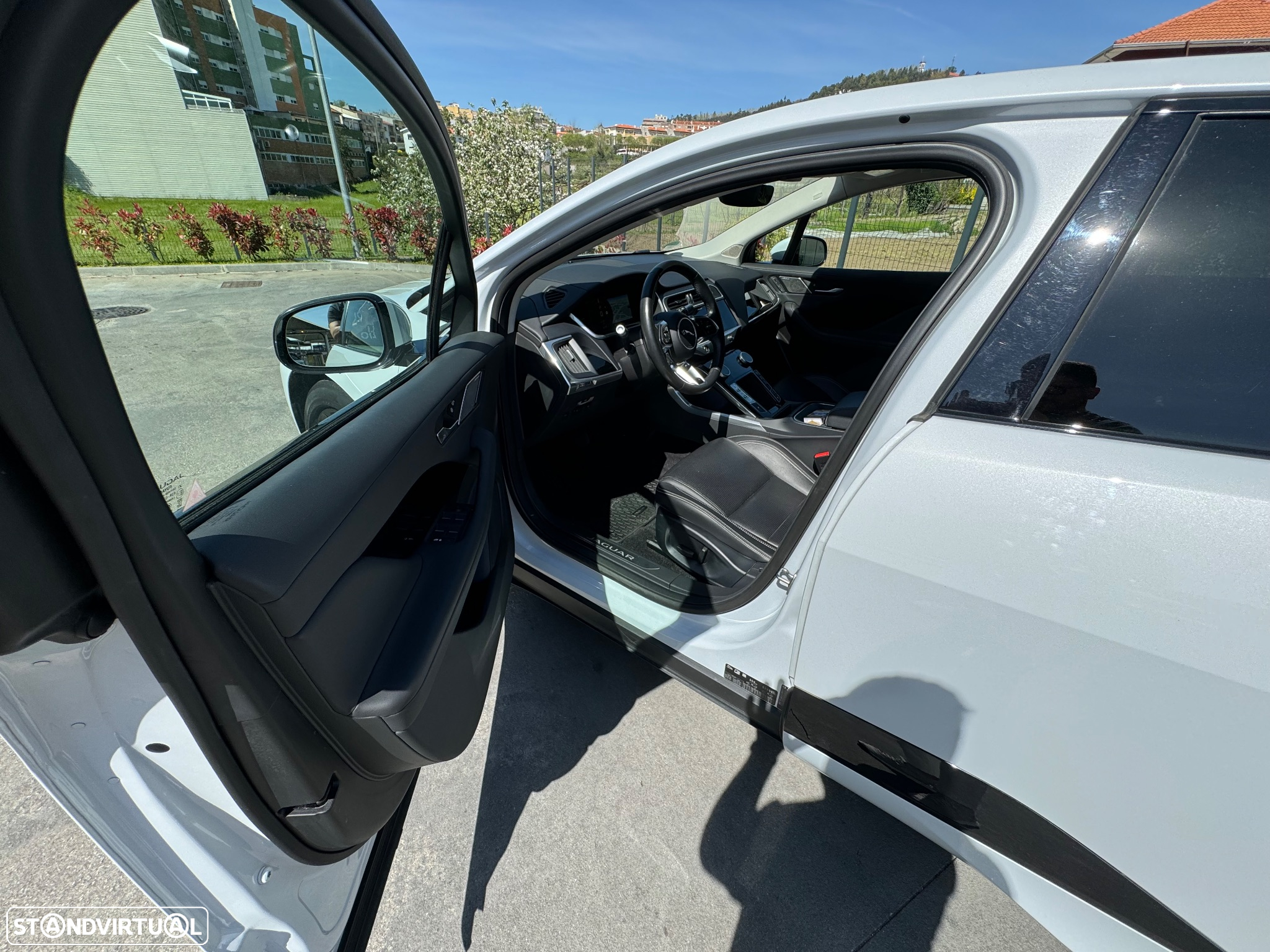 Jaguar I-Pace EV400 R-Dynamic HSE AWD - 9