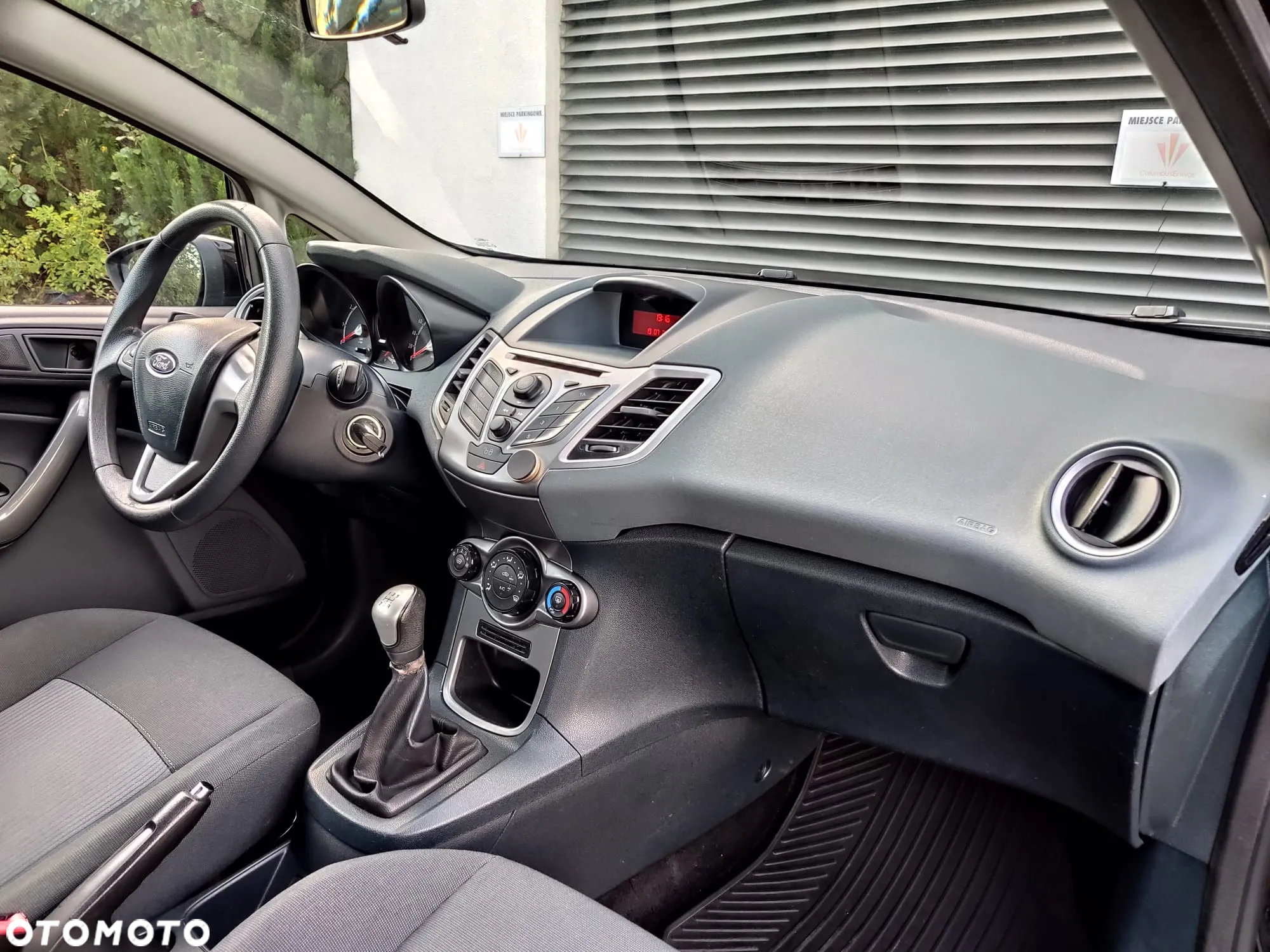 Ford Fiesta 1.25 Ambiente - 11