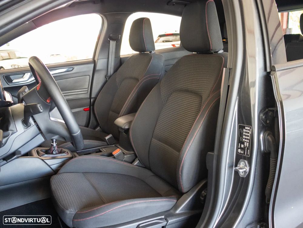 Ford Focus 1.0 EcoBoost MHEV ST-Line - 13