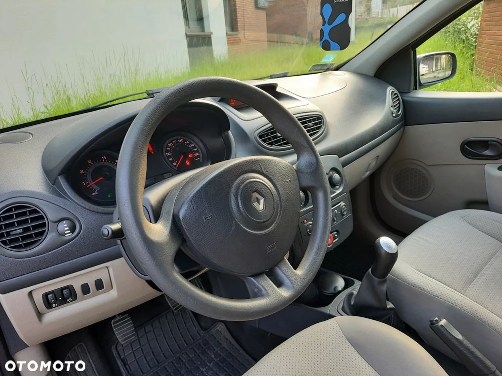 Renault Clio 1.4 16V Dynamique - 10