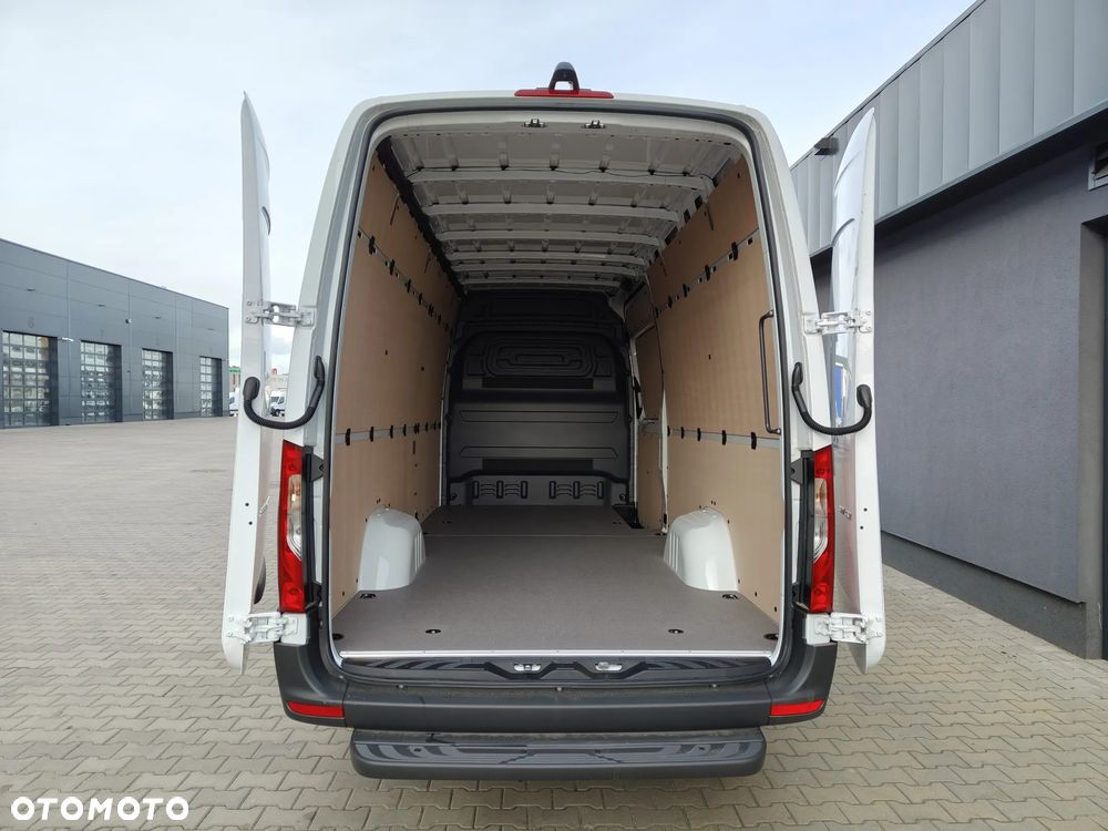 Mercedes-Benz Sprinter 317 CDI Furgon PRO długi 4325 mm L3H2 - 13