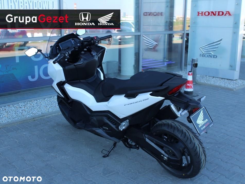 Honda NSS - 9