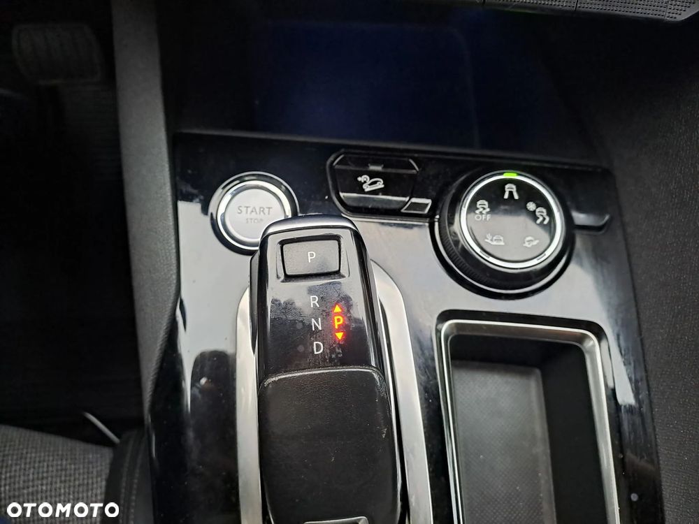 Peugeot 3008 1.2 PureTech Allure S&S EAT6 - 23