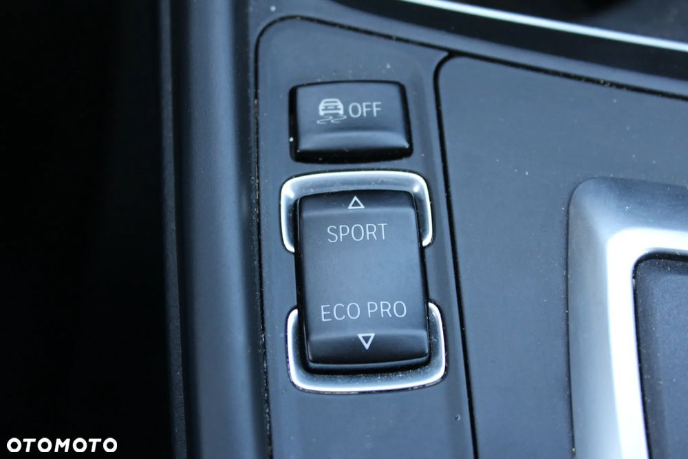 BMW Seria 3 320i Sport-Aut - 23