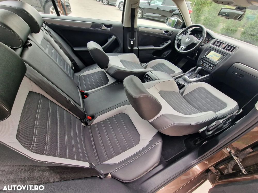 Volkswagen Jetta 1.6 TDI DSG Blue Motion Technology Life - 13