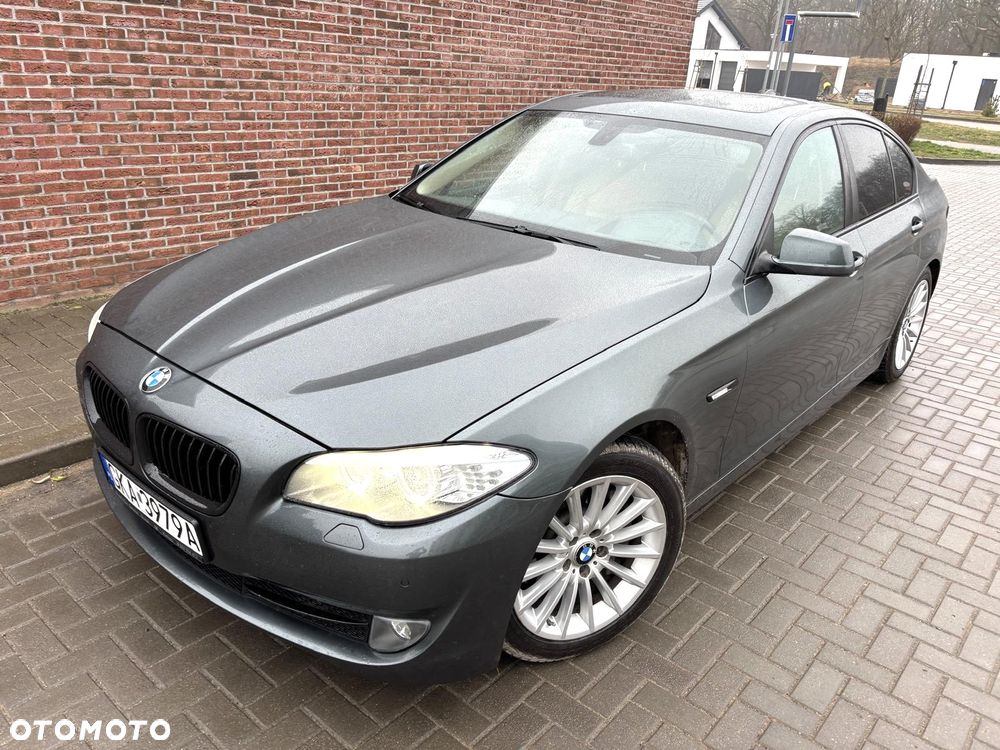BMW Seria 5 535i Luxury Line - 38