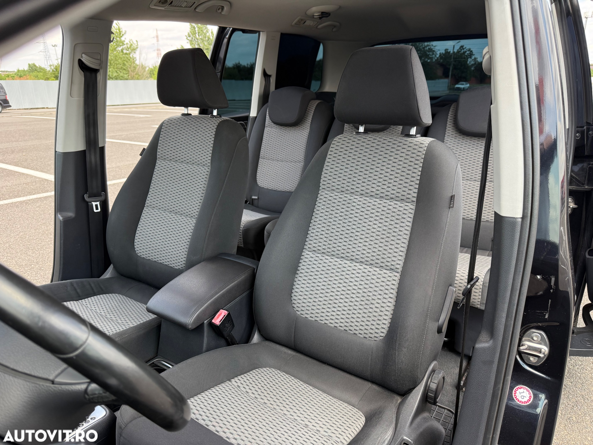 Volkswagen Sharan 2.0 TDI DSG BlueMotion Technology Comfortline - 23