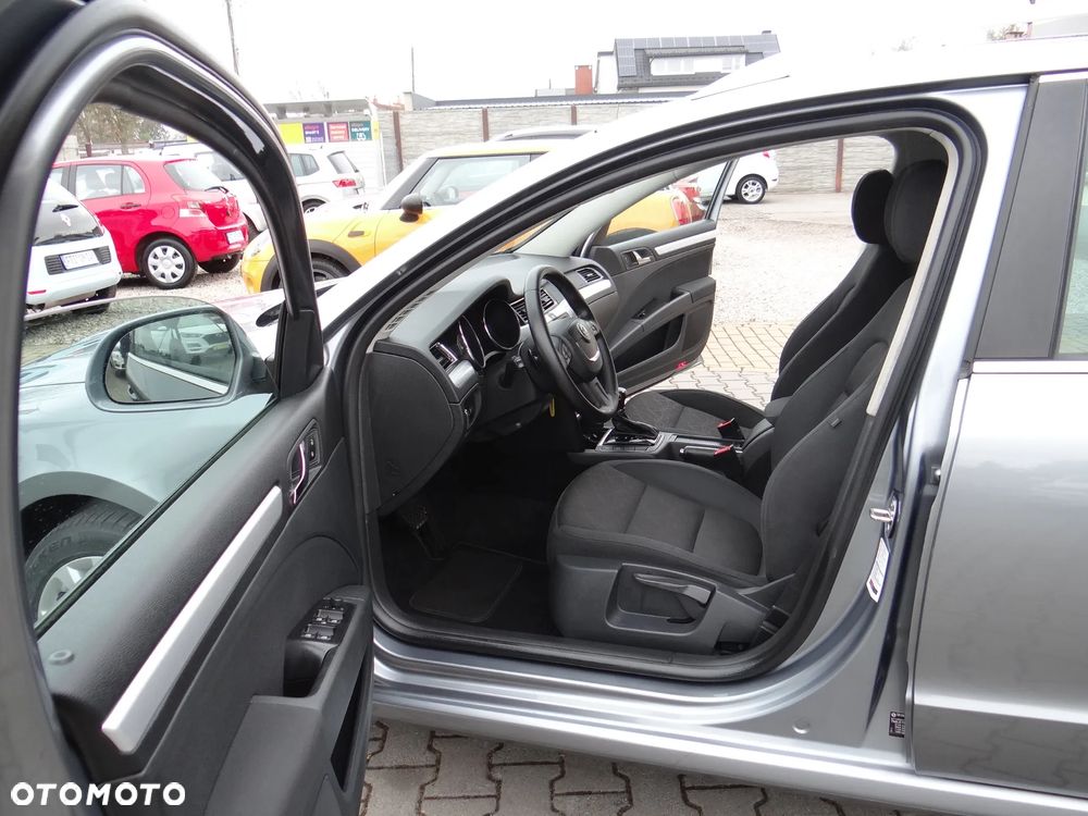 Skoda Superb 2.0 TDI DSG FAMILY - 20