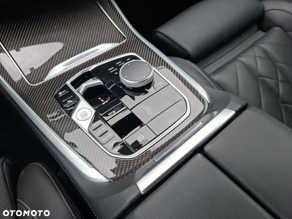 BMW X5 xDrive30d mHEV - 17