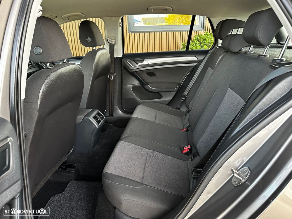 VW Golf 1.6 TDI Confortline - 33