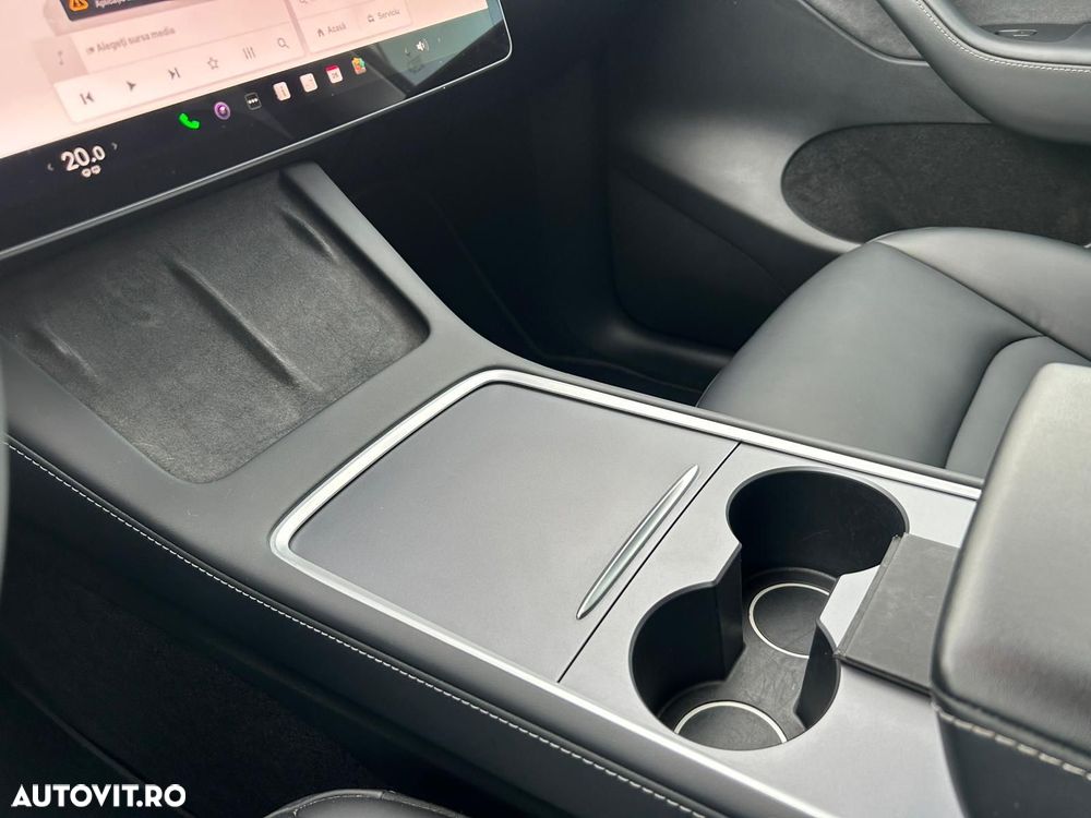 Tesla Model Y Long Range Dual Motor AWD - 20