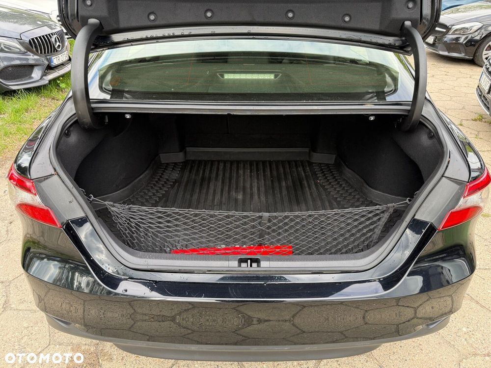 Toyota Camry - 9