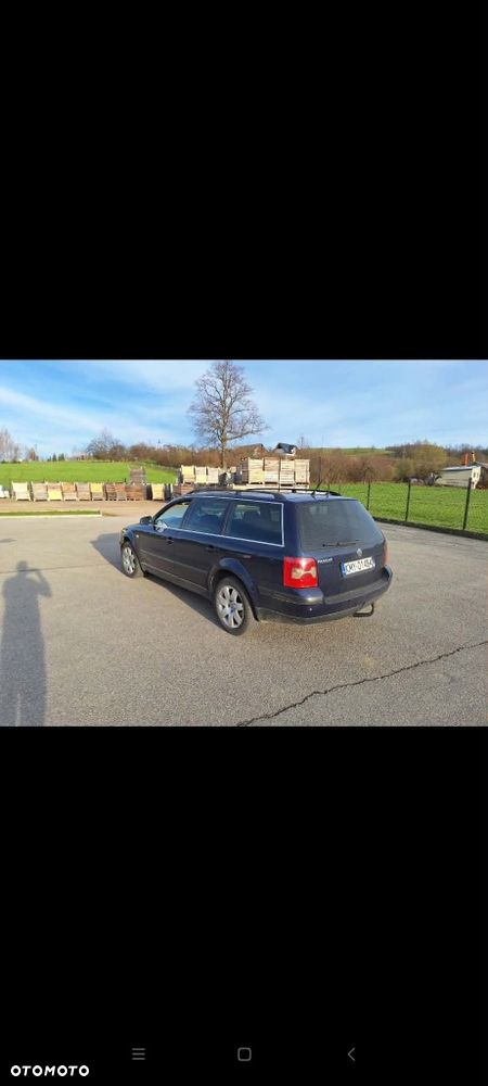 Volkswagen Passat - 1