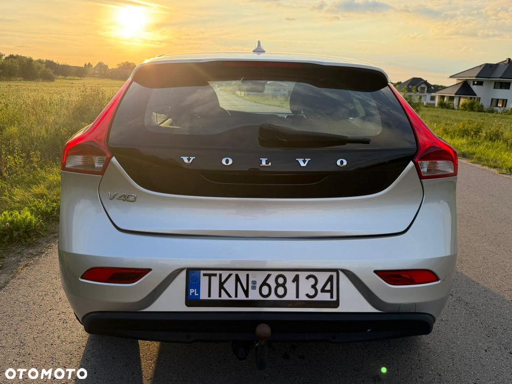 Volvo V40 D2 Drive-E Momentum - 10