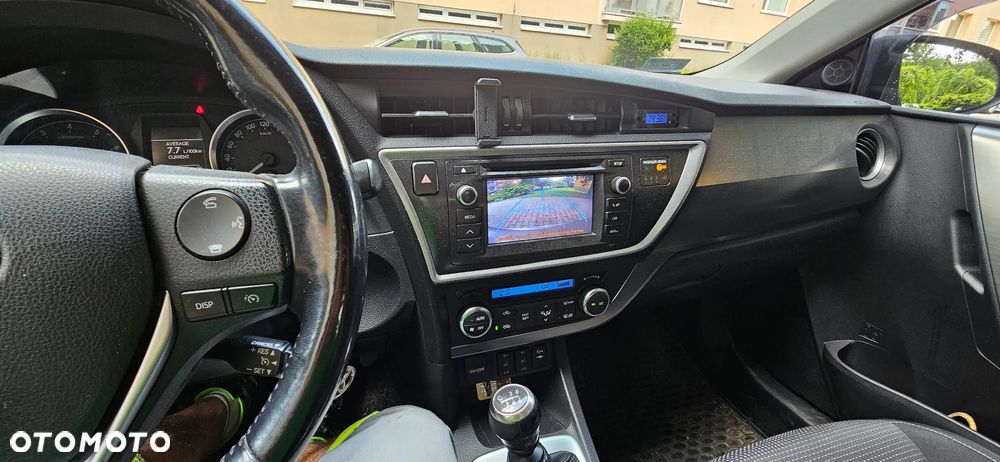 Toyota Auris 1.6 Valvematic Executive - 10