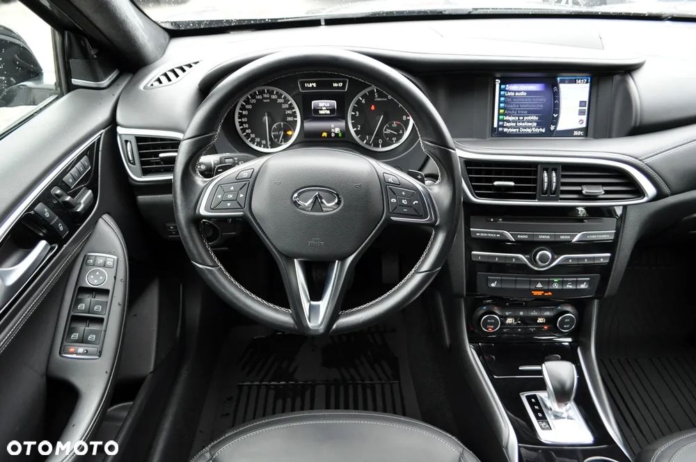 Infiniti Q30 1.6t DCT Premium Tech Cafe Teak - 30