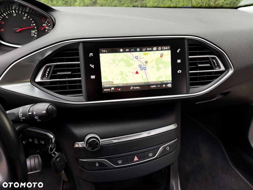 Peugeot 308 1.5 BlueHDi Allure Pack S&S EAT8 - 36