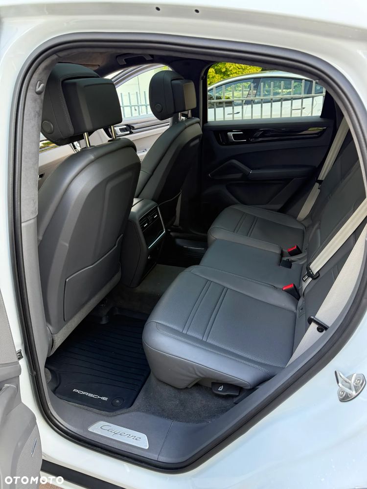 Porsche Cayenne E-Hybrid Platinum Edition - 14