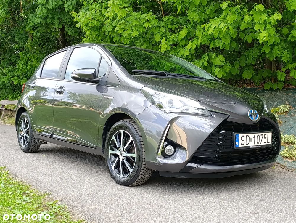 Toyota Yaris Hybrid 100 Premium - 33