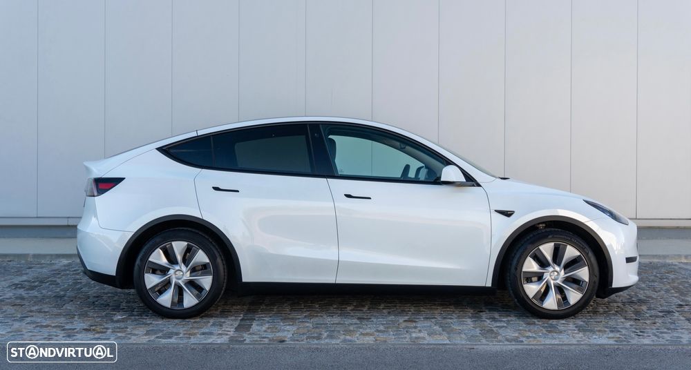 Tesla Model Y Standard - 11