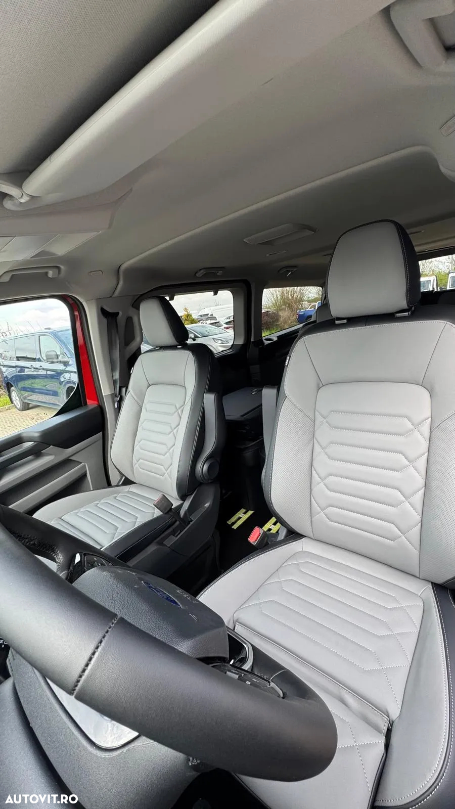 Ford Tourneo Custom Bus 320L 2.0 EcoBlue 170 CP 8AT L2H1 AWD Titanium X - 14