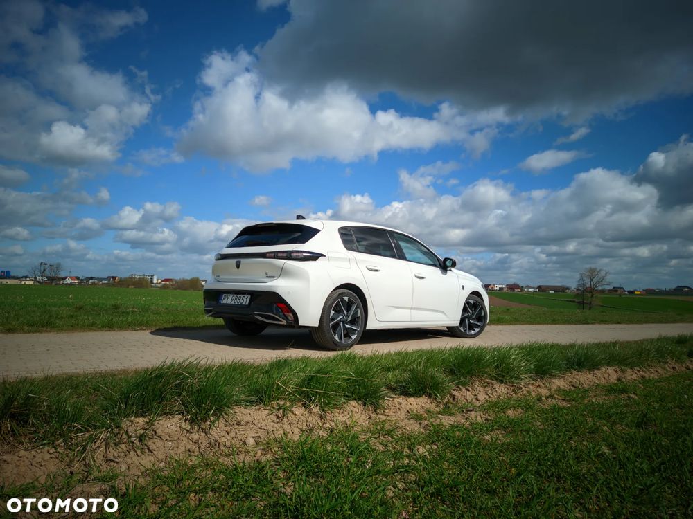 Peugeot 308 1.6 Hybrid PHEV Allure EAT8 - 25