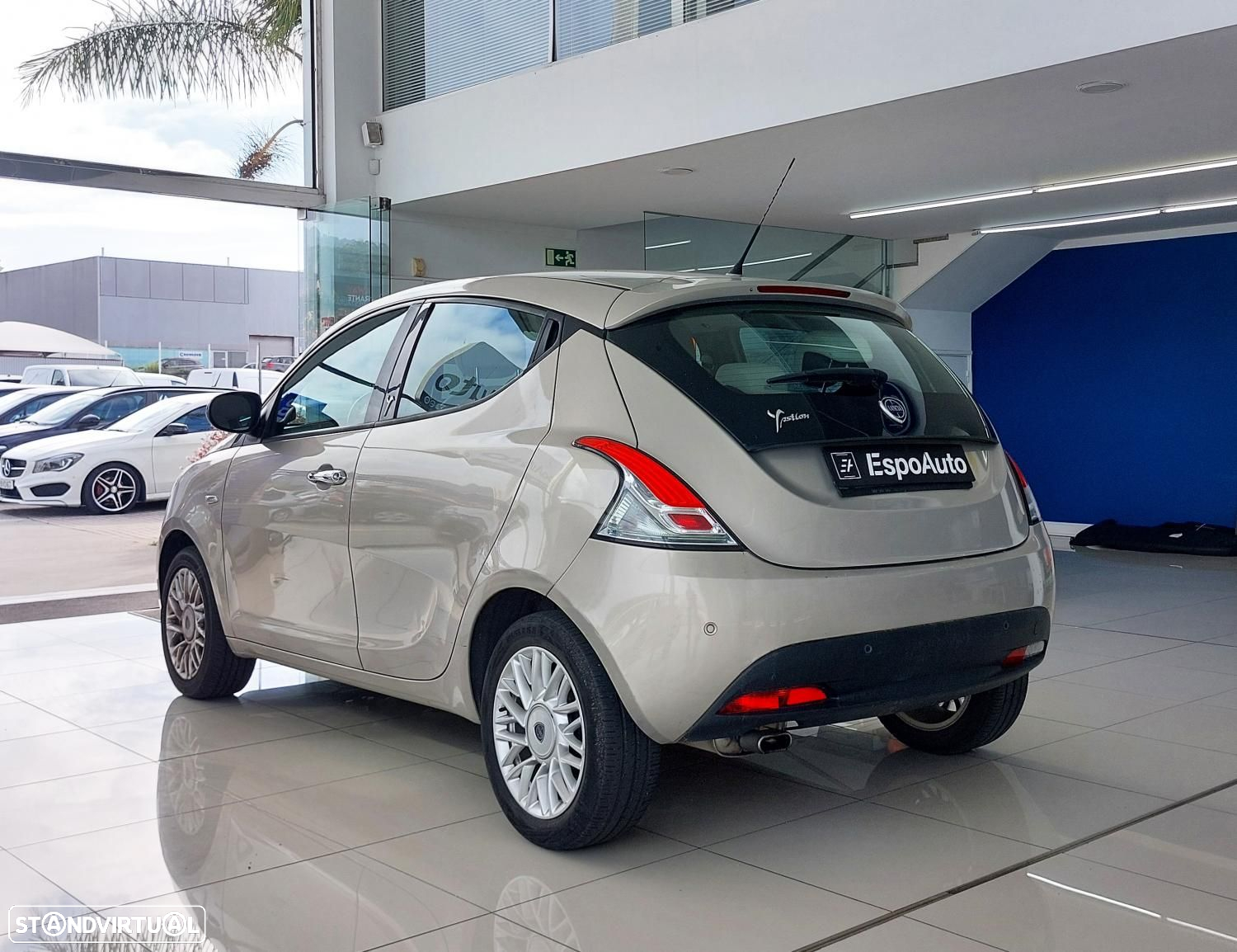 Lancia Ypsilon 1.2 S&S Fashion - 3