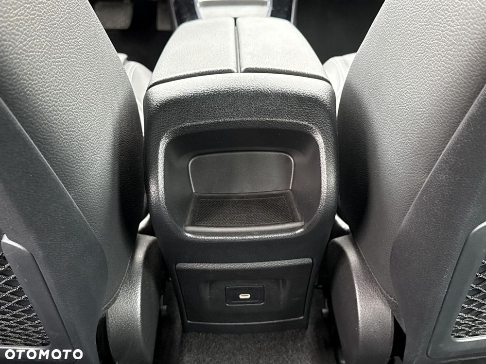 Mercedes-Benz CLA - 15