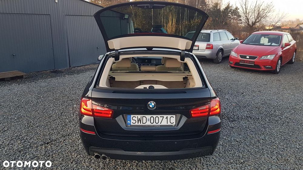 BMW Seria 5 520d xDrive - 11