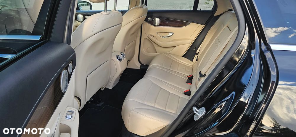 Mercedes-Benz GLC 300 4Matic 9G-TRONIC - 9