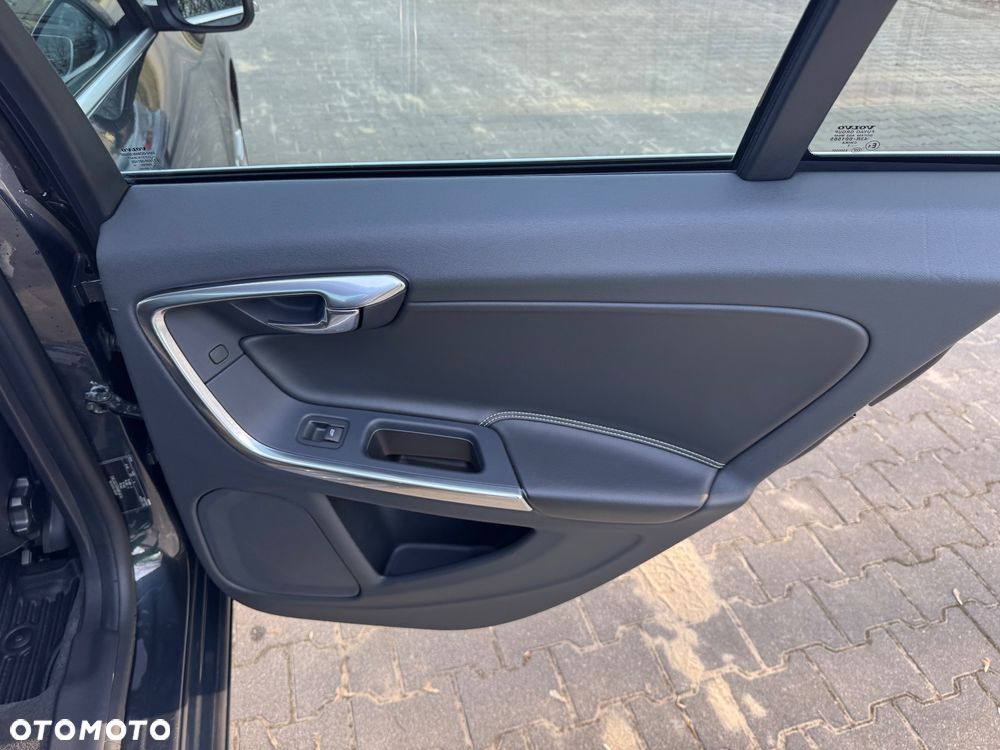 Volvo S60 D3 Summum - 29