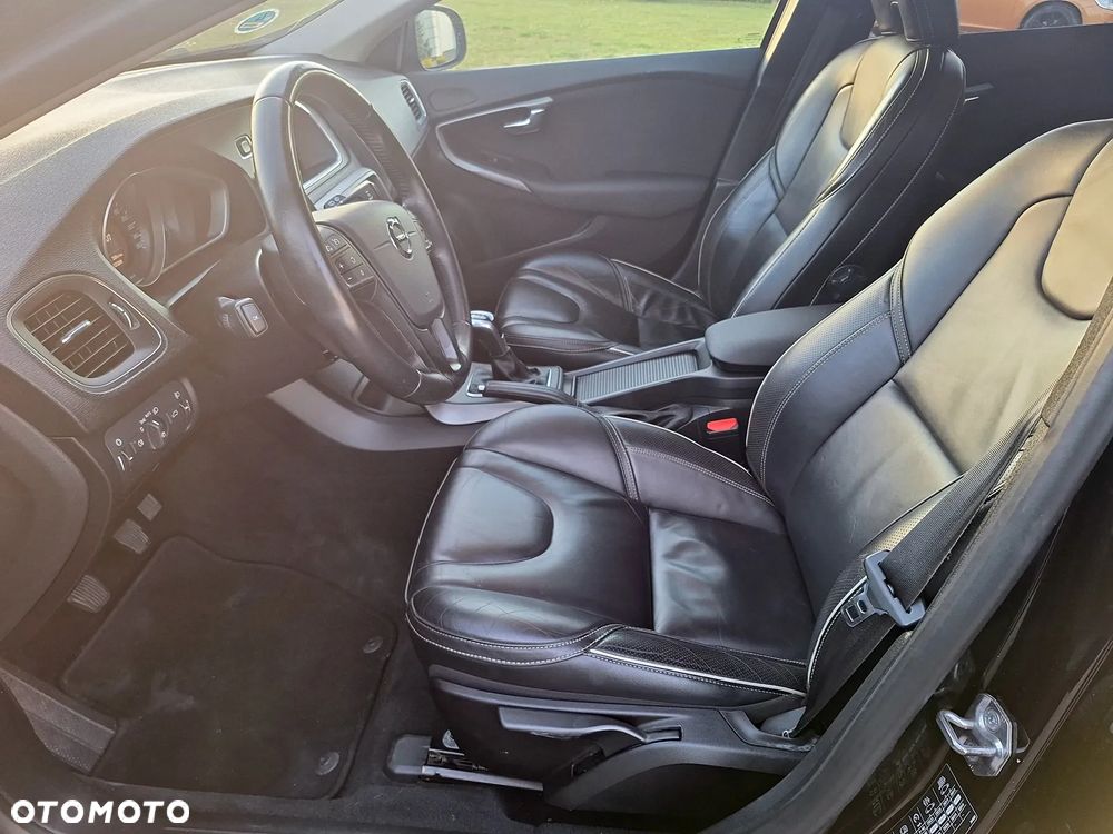 Volvo V40 D2 - 17