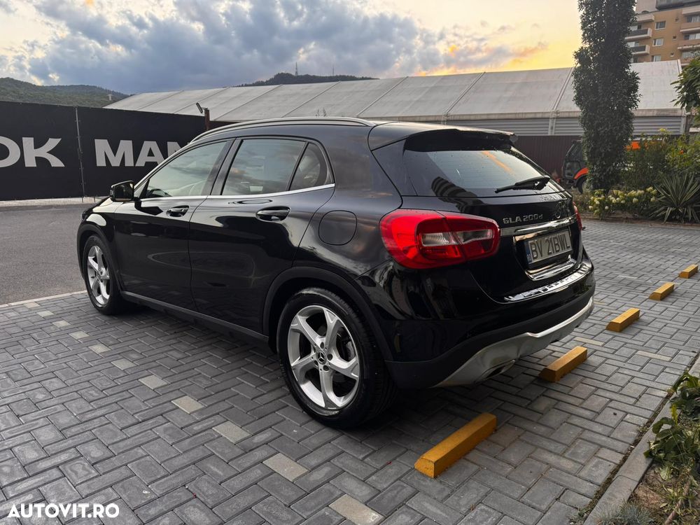 Mercedes-Benz GLA 200 d 4MATIC Aut. - 2