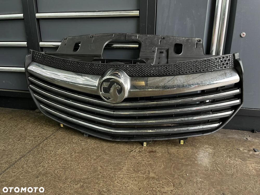 VIVARO Trafic Atrapa grilla Grill zderzaka chrom 214B37781R 214B25126R - 3