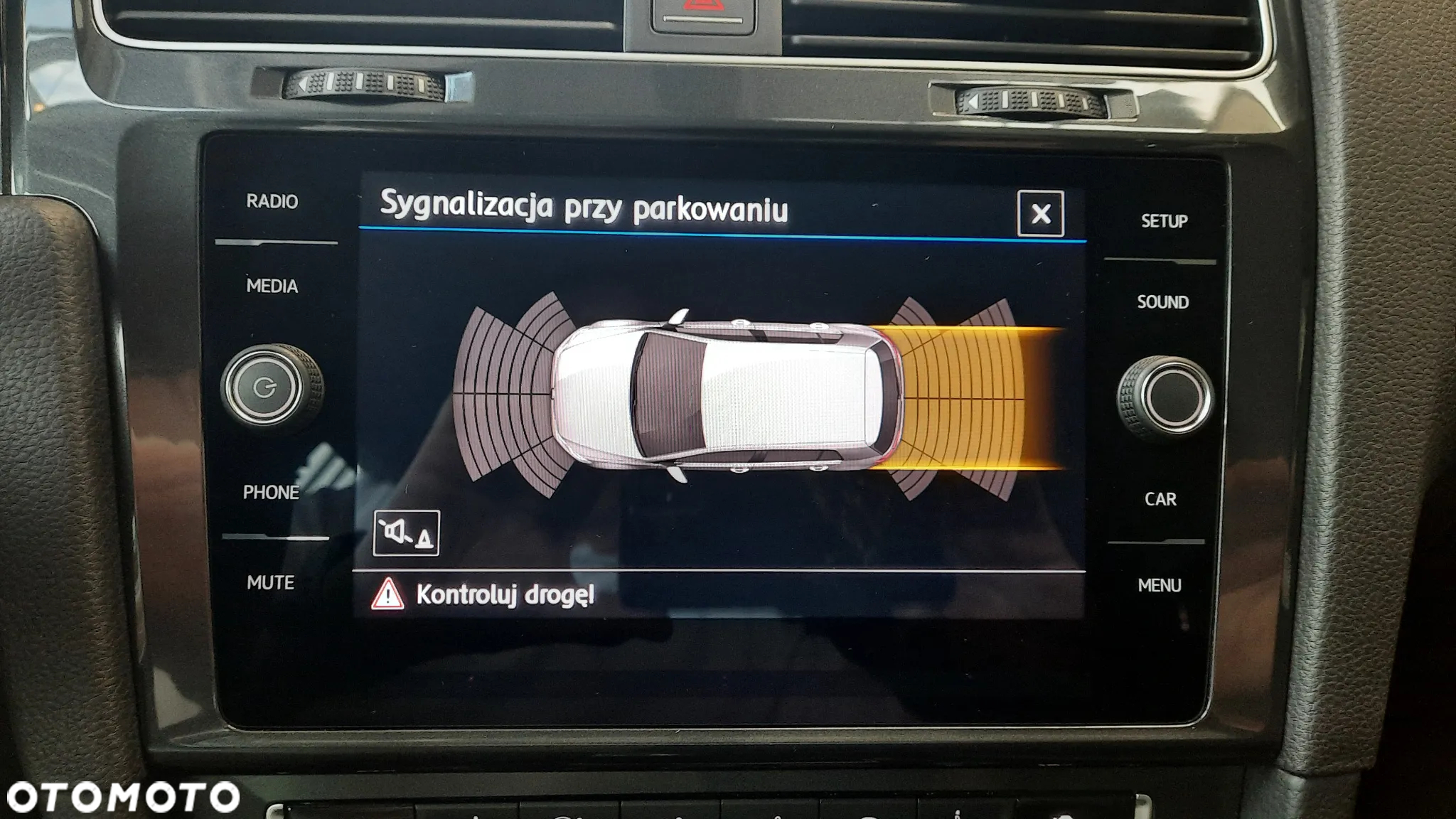Volkswagen Golf 1.0 TSI (BlueMotion Technology) Comfortline - 23