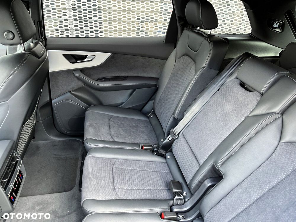 Audi Q7 - 16