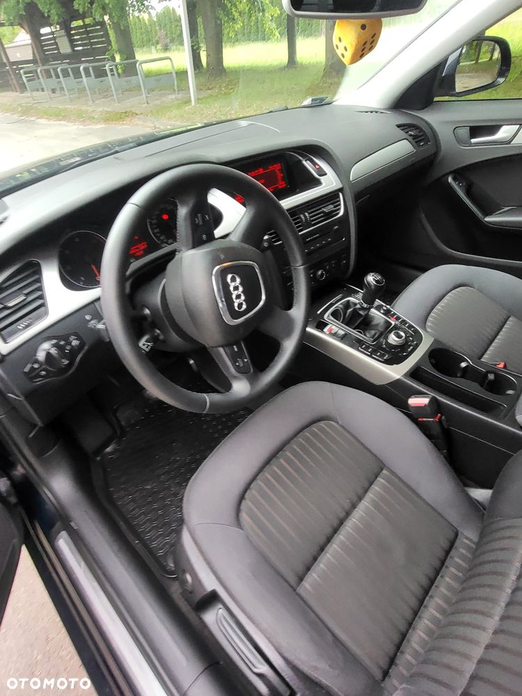 Audi A4 Limousine - 3
