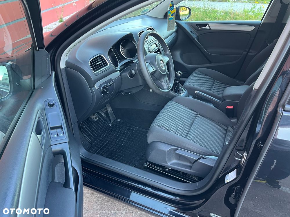 Volkswagen Golf - 28