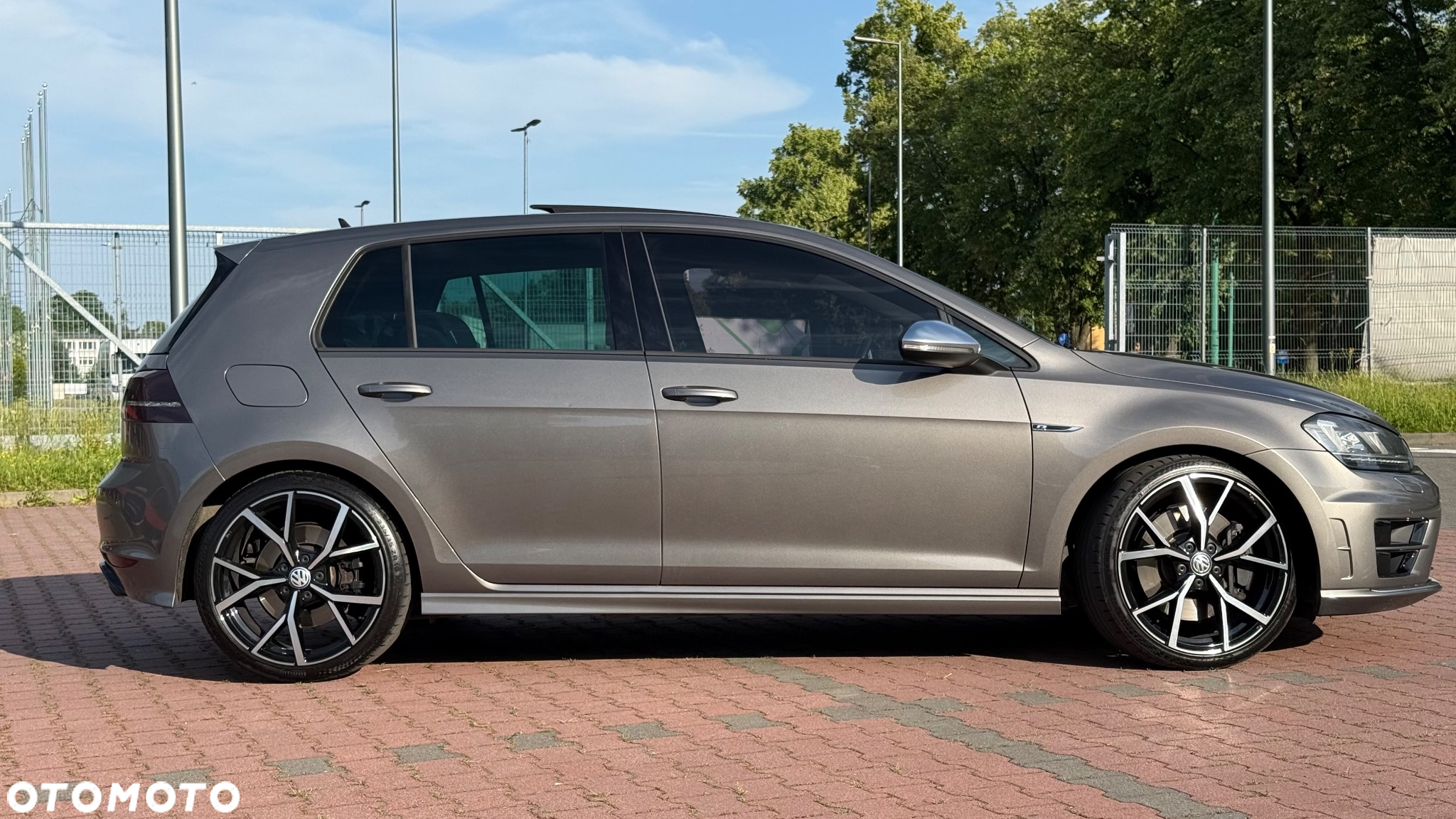 Volkswagen Golf VII 2.0 TSI BMT 4Mot R DSG - 2